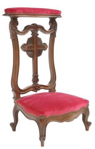 FRENCH WALNUT CROSS SPLAT PRIE-DIEU