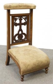 FRENCH WALNUT PRIE-DIEU PRAYER