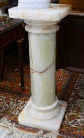 FRENCH WHITE ONYX STONE ROUND