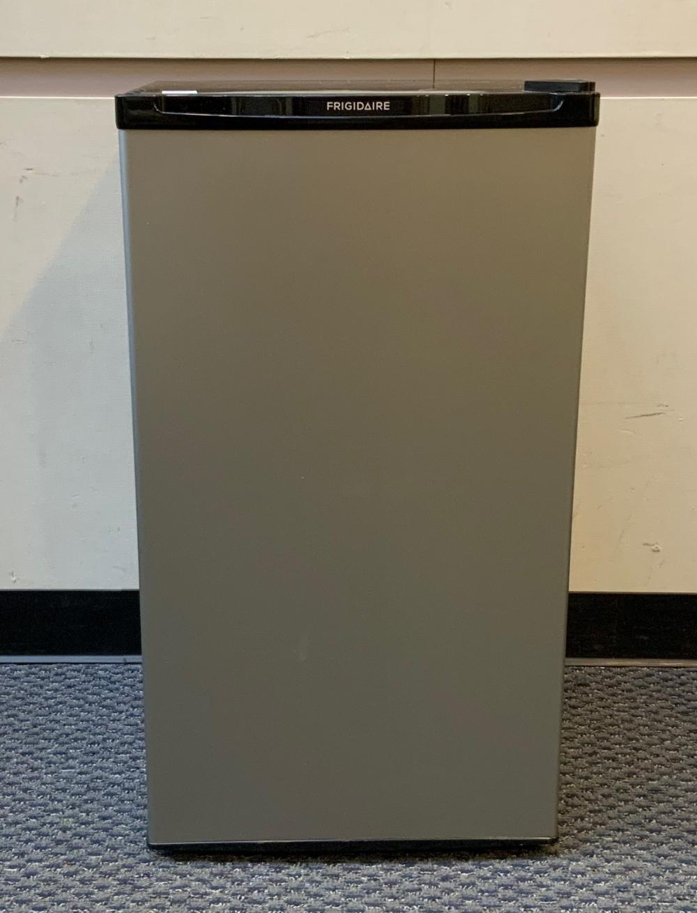 FRIGIDAIRE UNDERBAR REFRIGERATOR H: