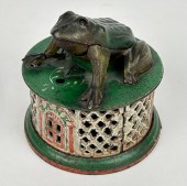 "FROG ON LATTICE" CAST IRON ME