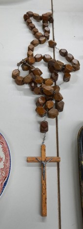 FRUITWOOD CRUCIFIX ON ROSARY L