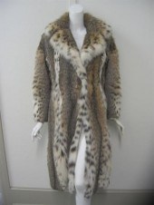Full length lynx fur coat    1