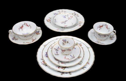 FULL SET OF LIMOGES PORCELAIN CONDE