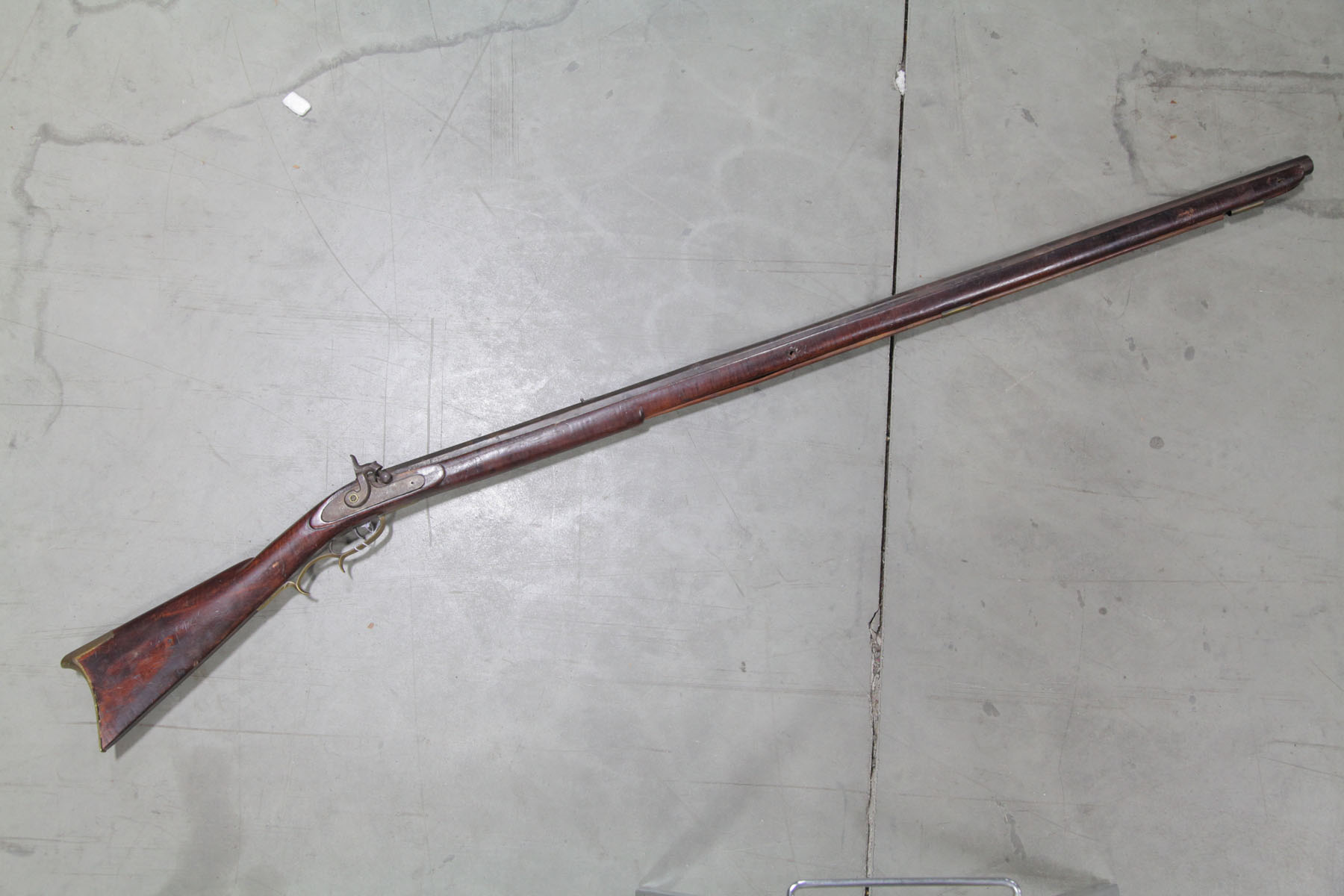 FULL STOCK PERCUSSION RIFLE. 