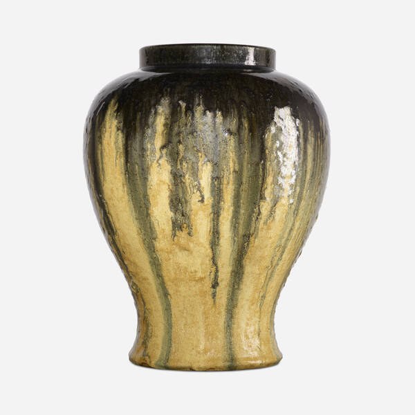 Fulper Pottery. vase. 1917-23,