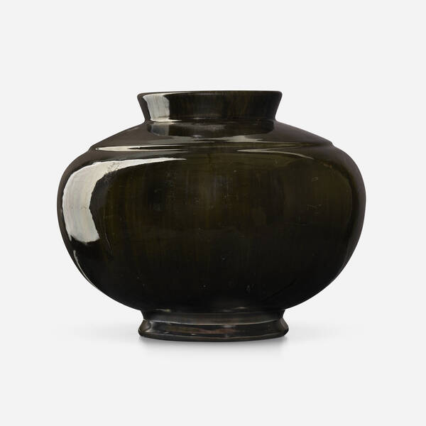 Fulper Pottery. Vase. 1917-23,