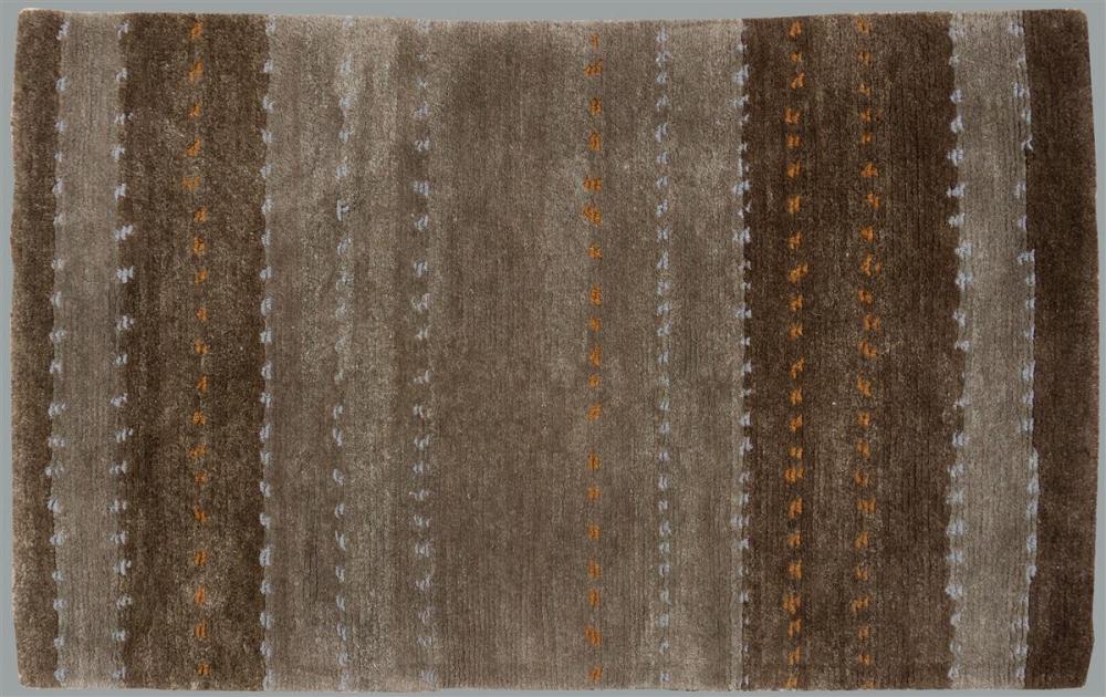 GABBEH WOOL RUG APPROX. 4'11 1/2" X