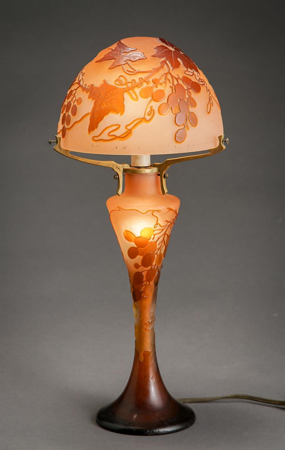 GALLé CAMEO GLASS TABLE LAMP