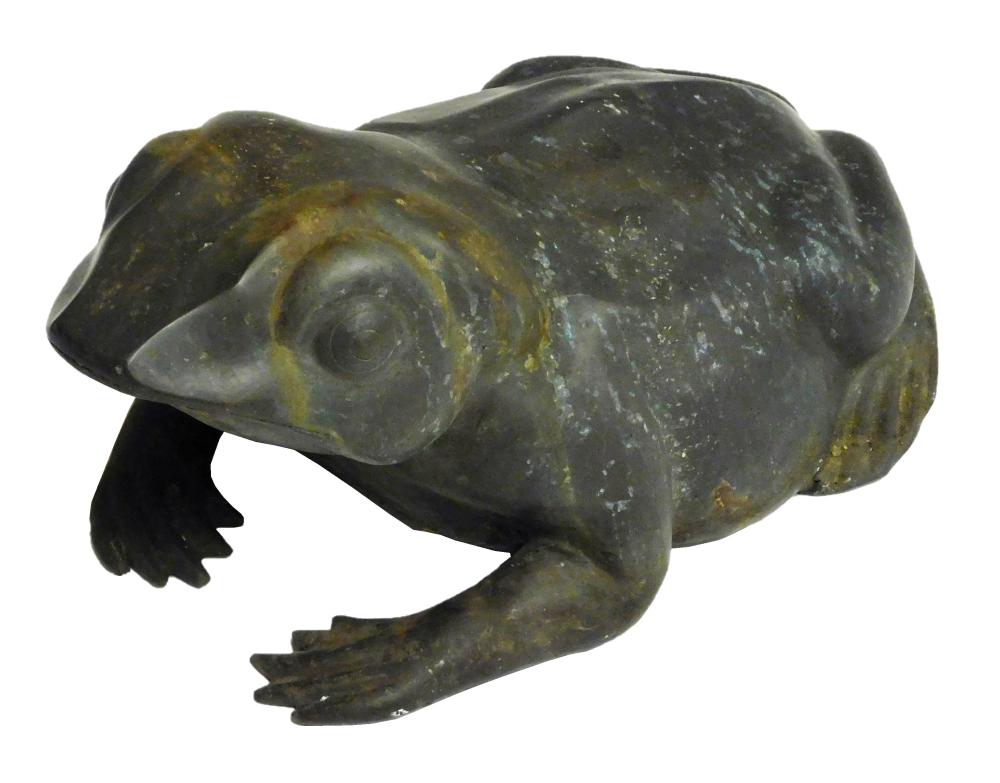 GARDEN: LARGE CAST METAL FROG