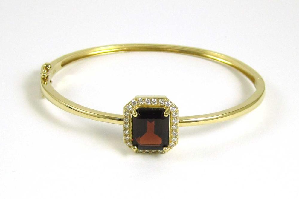 GARNET, DIAMOND AND FOURTEEN