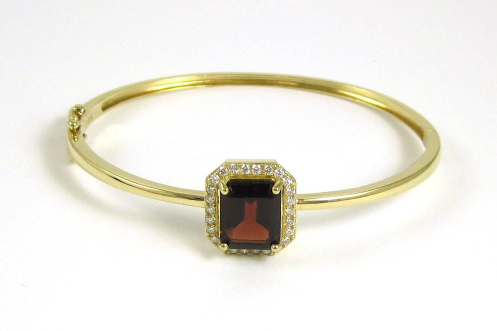 GARNET, DIAMOND AND FOURTEEN