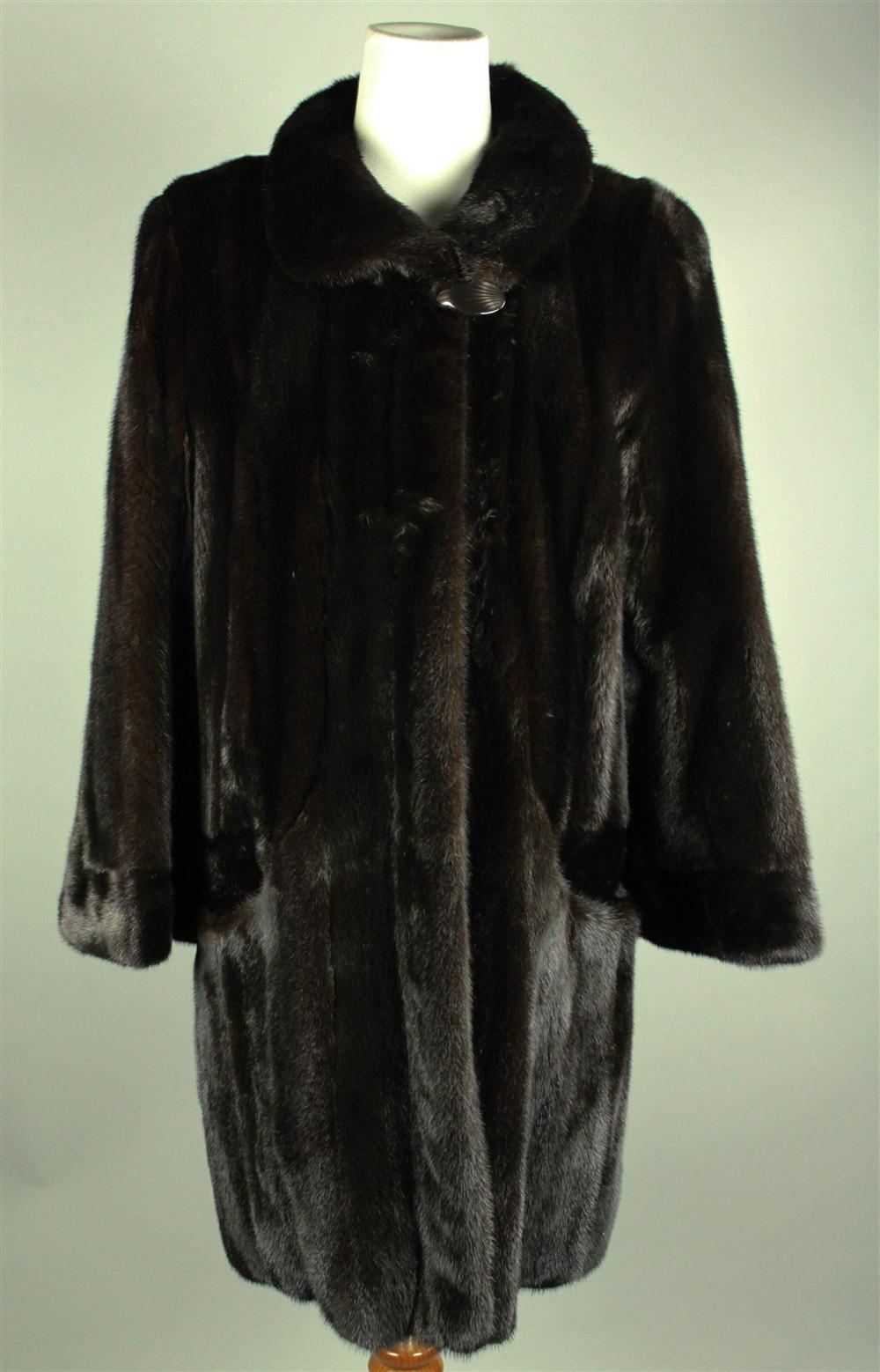GARTENHAUS MINK STROLLER AND HAT of