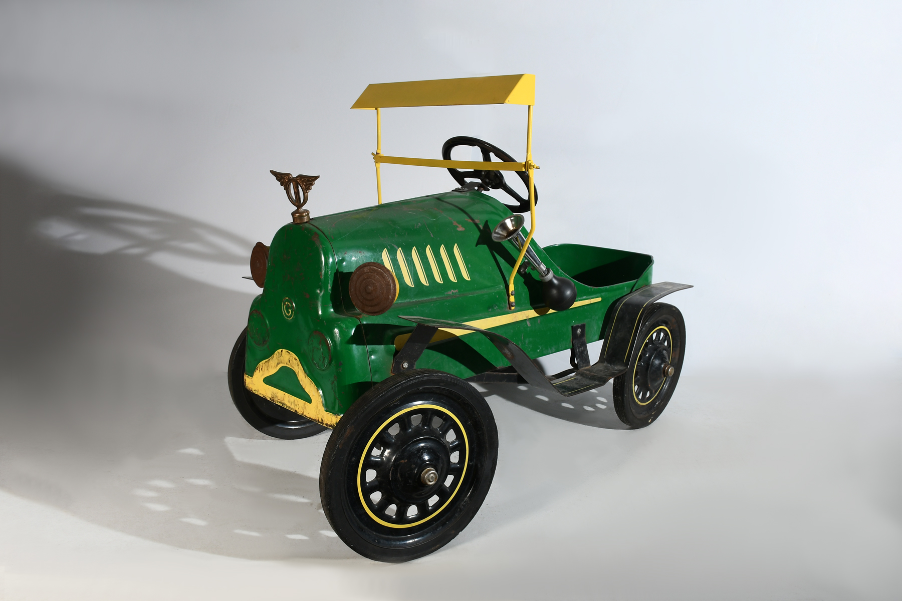 GARTON TIN LIZZIE PEDAL CAR: