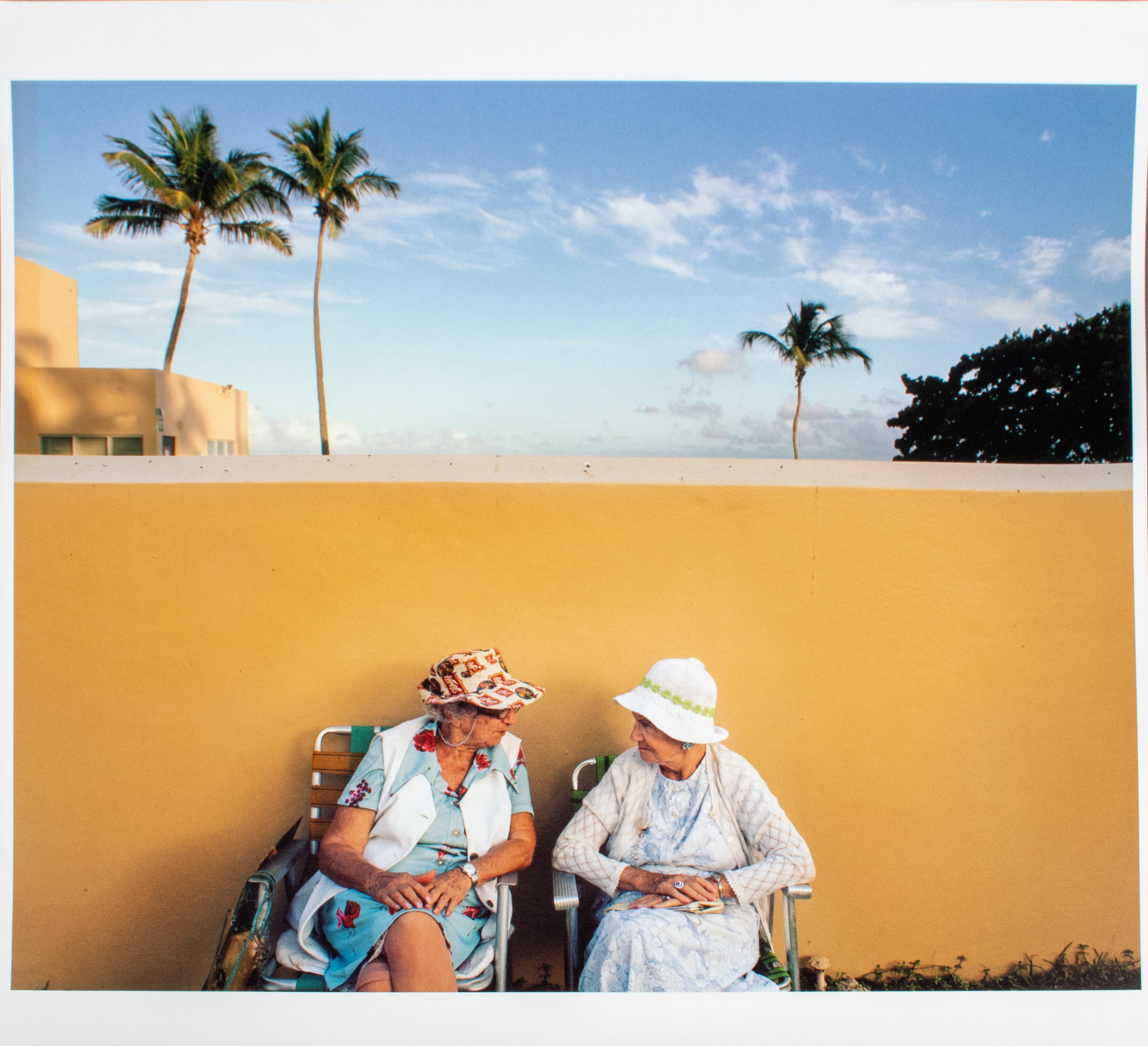 GAY BLOCK "WOMEN WITH YELLOW