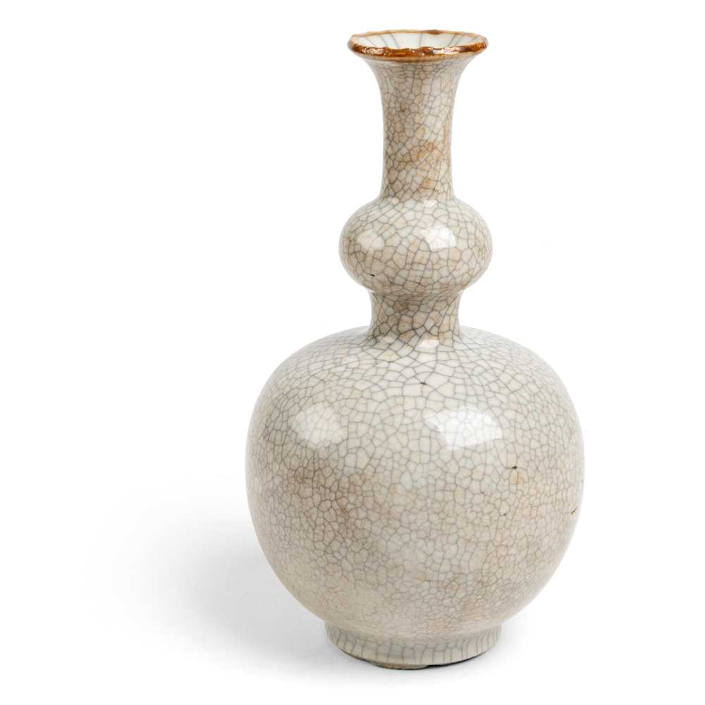 GE-TYPE CRACKLE-GLAZED GOURD-SHAPED