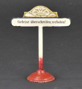 GELEISE UBERSCHREITEN VERBOTEN