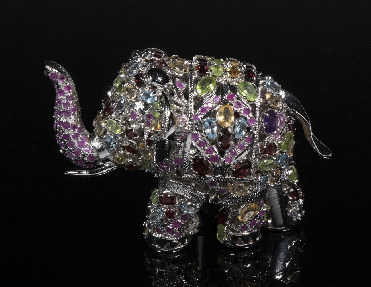 GEMSET STERLING SILVER ELEPHANT