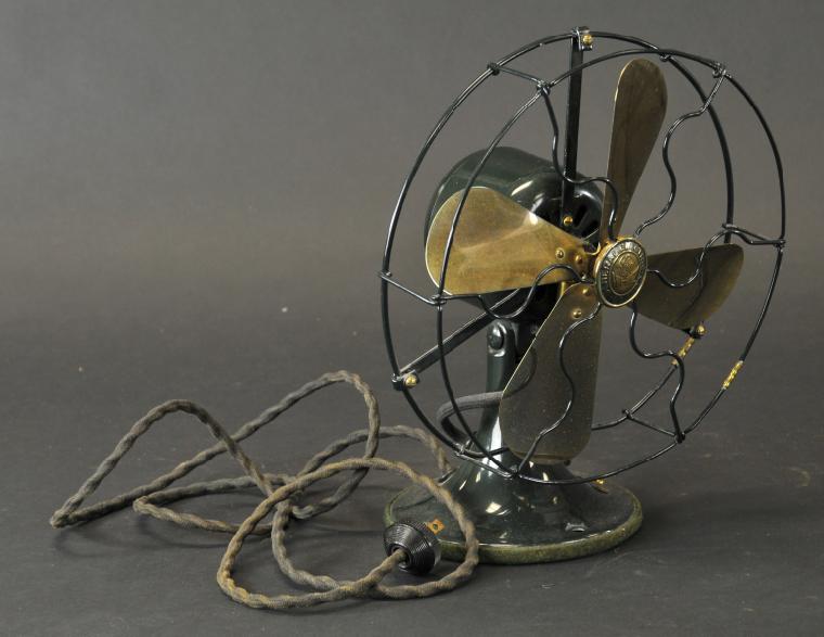 GENERAL ELECTRIC ''WHIZ'' TABLE FAN