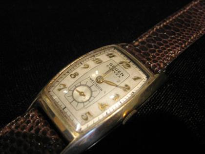 Gentleman's 10 karat yellow gold