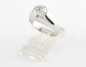 Gentleman's diamond solitaire