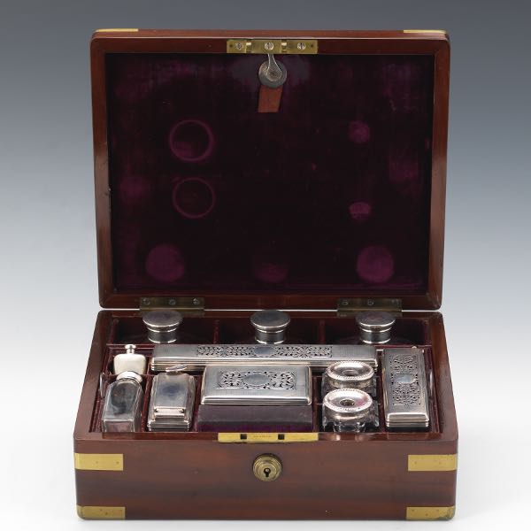 GENTLEMAN'S TRAVELING BOX 4" x 10