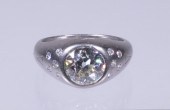 GENT'S PLATINUM AND DIAMOND RI
