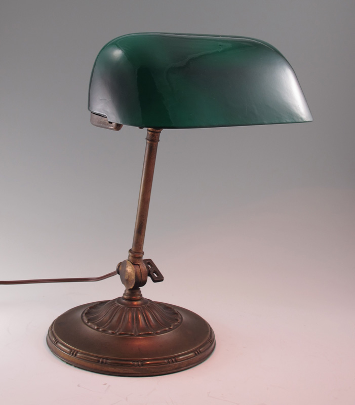 GENUINE EMERALITE ''BANKERS'' LAMP: