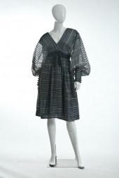 GEOFFREY BEENE BOUTIQUE BLUE O