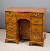 GEORGE I STYLE BURL WALNUT KNE