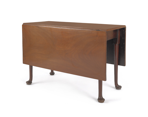 George II mahogany drop leaf dining