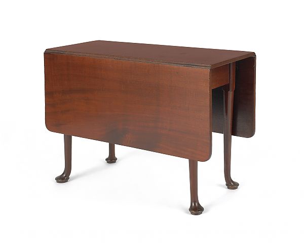 George II mahogany drop leaf dining