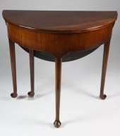 GEORGE II MAHOGANY LIFT-TOP DE