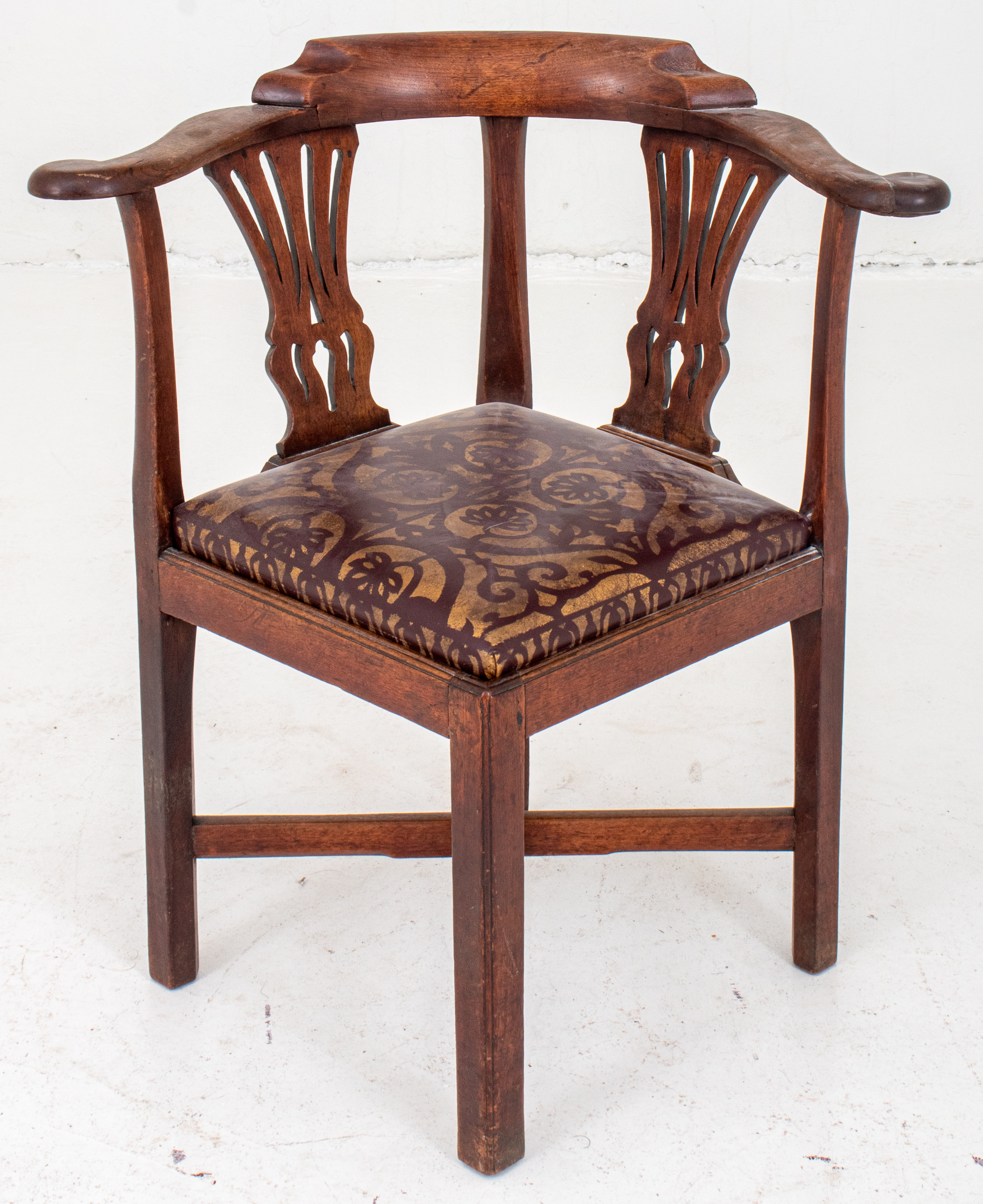 GEORGE II STYLE OAK CORNER CHAIR