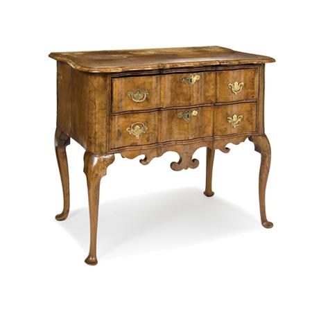 George II Walnut Dressing