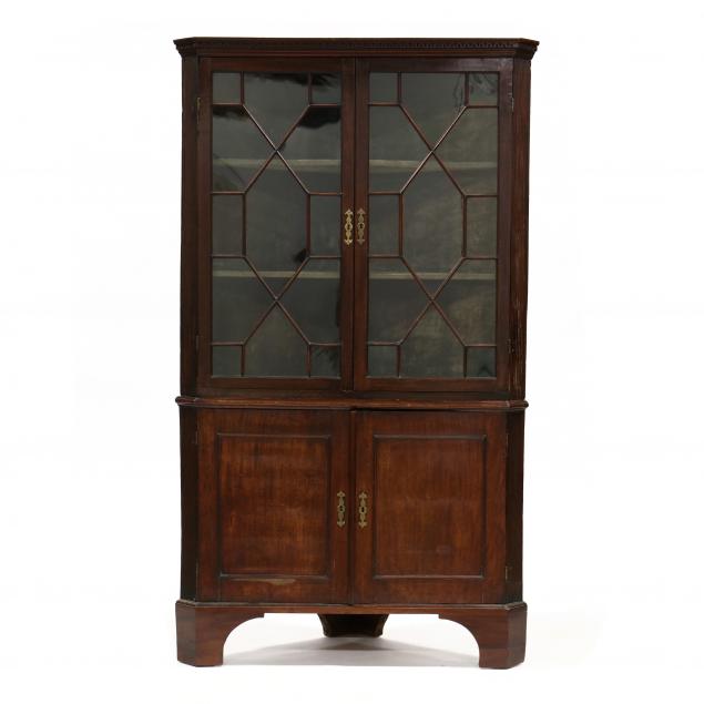 GEORGE III MAHOGANY CORNER CUPBOARD