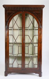 GEORGE III MAHOGANY CORNER DIS