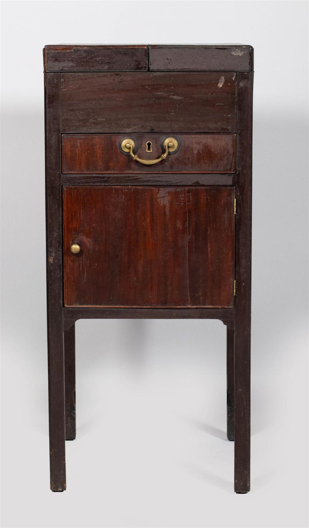 GEORGE III MAHOGANY DRESSING