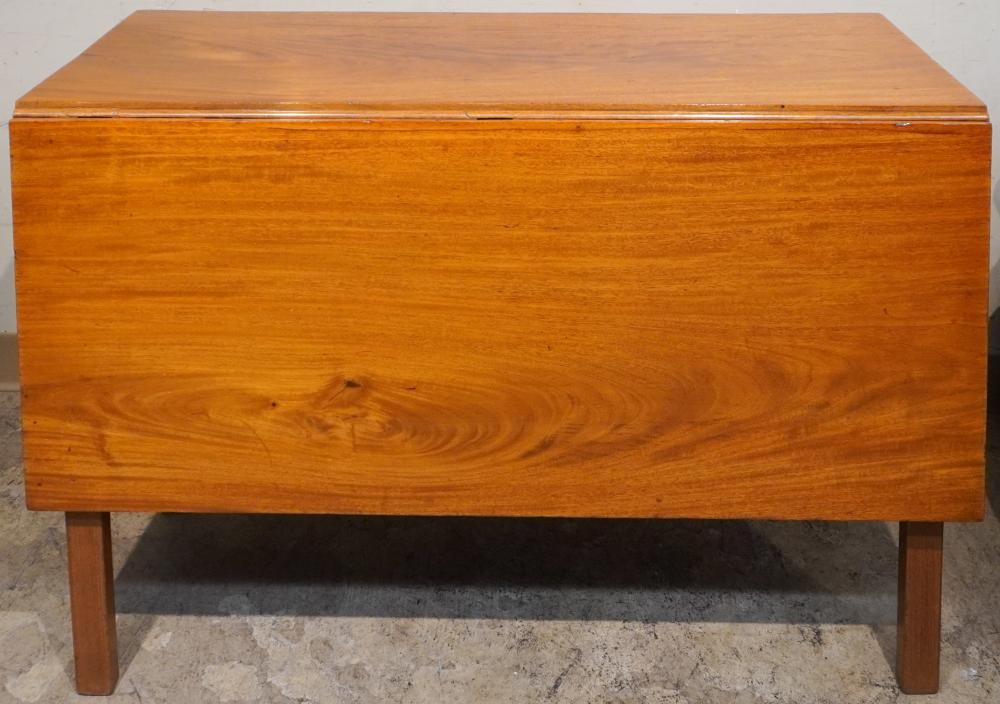 GEORGE III MAHOGANY DROP LEAF