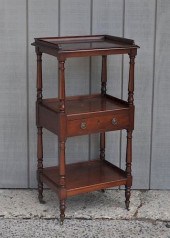 GEORGE III MAHOGANY ETAGEREwit