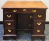 GEORGE III MAHOGANY KNEEHOLE D