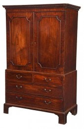 GEORGE III MAHOGANY LINEN PRES