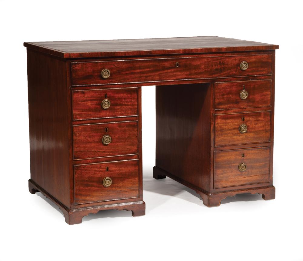 GEORGE III MAHOGANY PEDESTAL