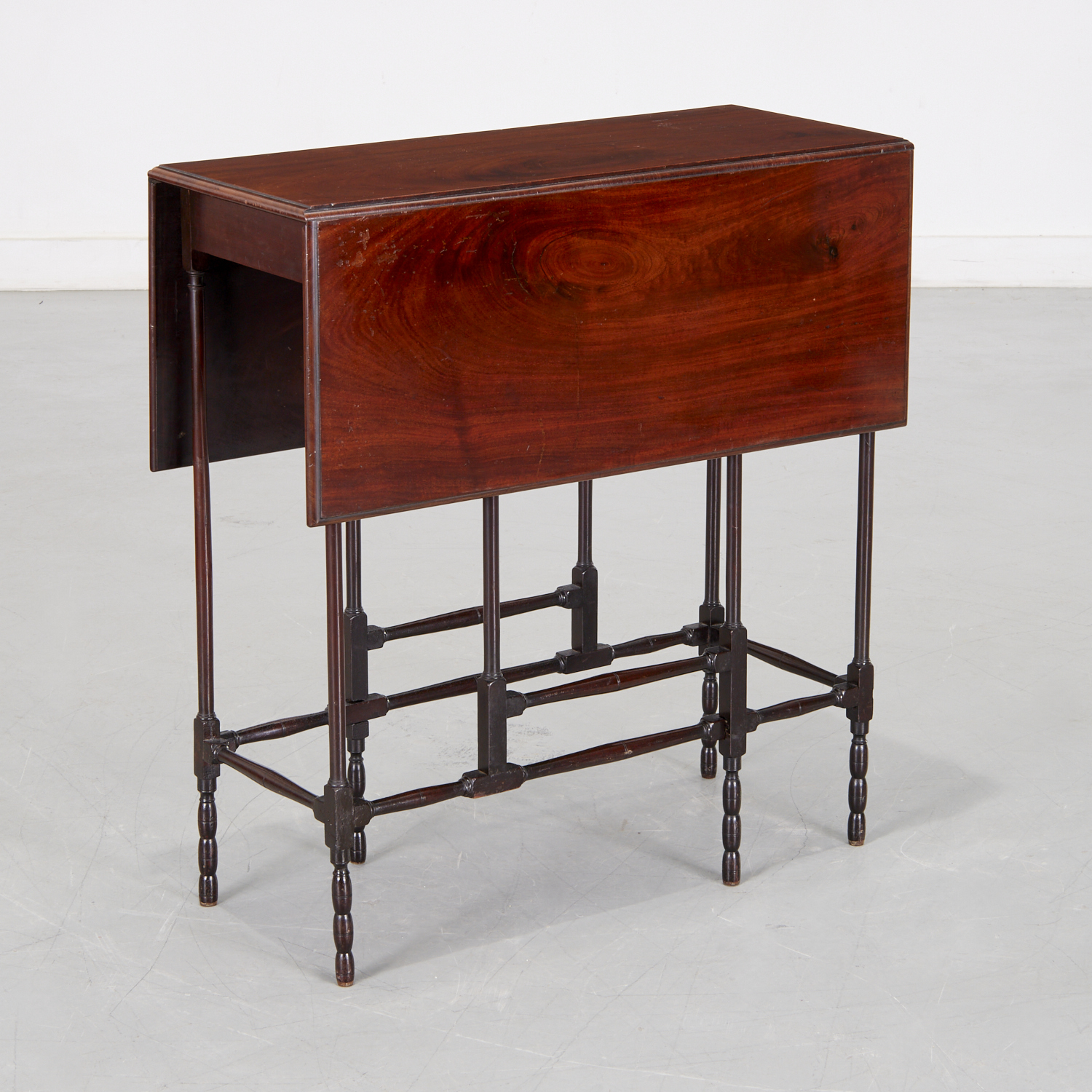 GEORGE III MAHOGANY SPIDER GATE-LEG