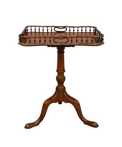 GEORGE III MAHOGANY TIP TABLEGeorge