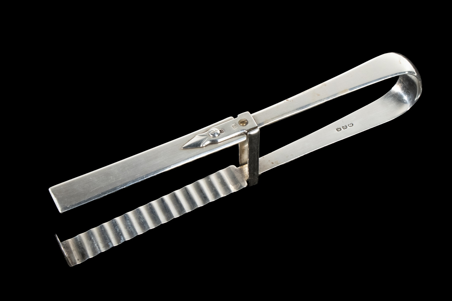 GEORGE III SILVER ASPARAGUS TONGS