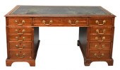 GEORGE IV MAHOGANY KNEEHOLE DE