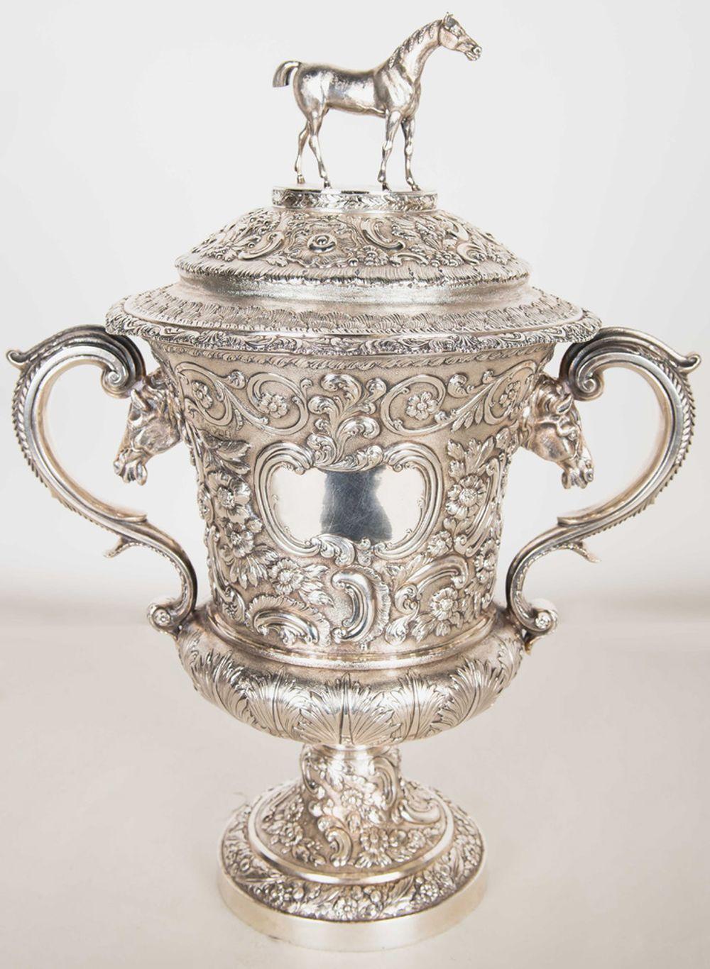 GEORGE IV SILVER COVERED URNRebecca