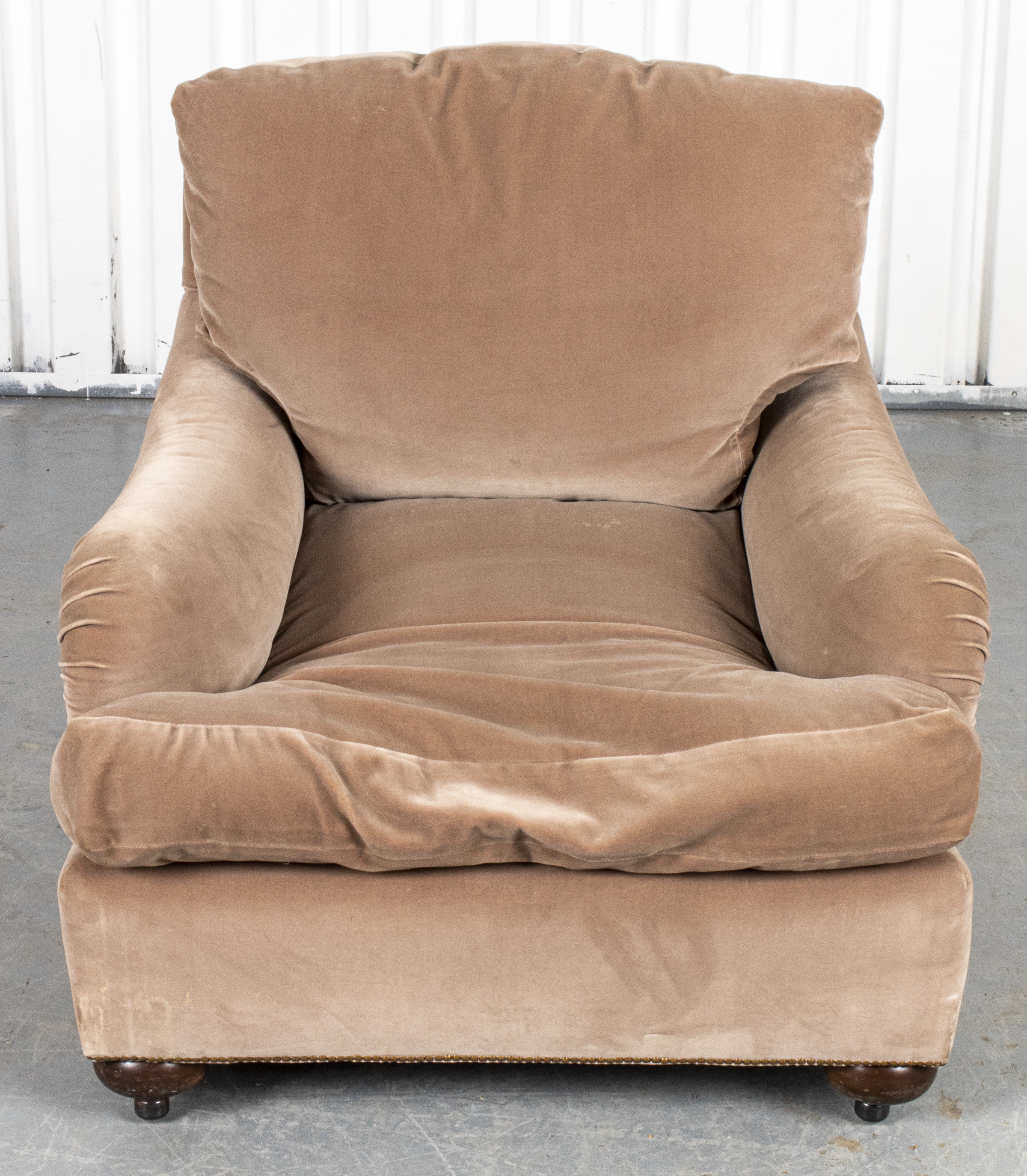 GEORGE SMITH TAUPE VELVET LOUNGE