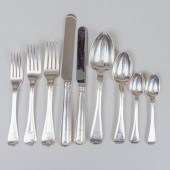 GEORGE V SILVER FLATWARE SERVI